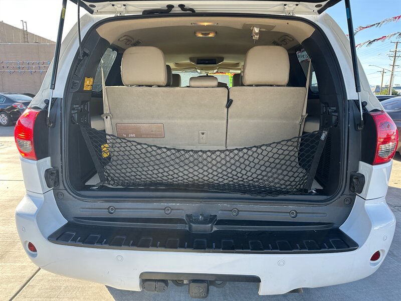 2013 Toyota Sequoia Limited photo 3