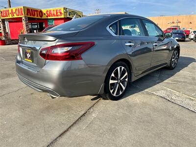 2017 Nissan Altima 2.5 SR   - Photo 4 - Ridgecrest, CA 93555