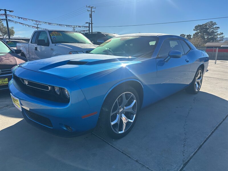 2015 Dodge Challenger SXT's photo