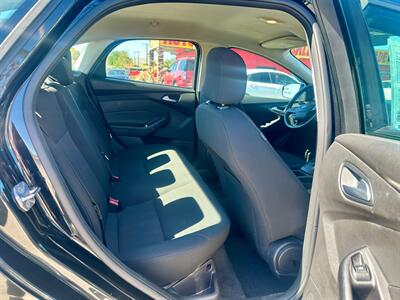 2015 Ford Focus SE   - Photo 15 - Ridgecrest, CA 93555