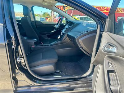 2015 Ford Focus SE   - Photo 14 - Ridgecrest, CA 93555