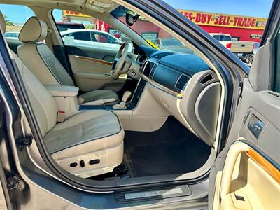 2011 Lincoln MKZ/Zephyr AWD   - Photo 14 - Ridgecrest, CA 93555