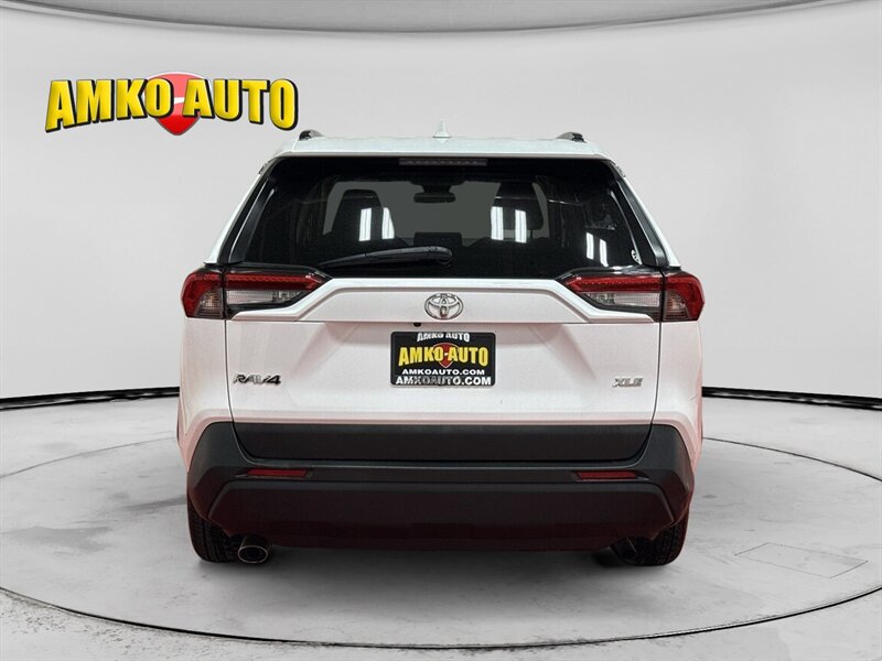 2020 Toyota RAV4 XLE - Photo 8 - Laurel, MD 20724