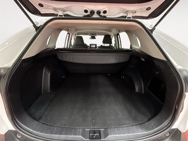 2020 Toyota RAV4 XLE - Photo 18 - Laurel, MD 20724