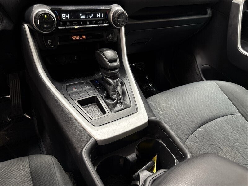 2020 Toyota RAV4 XLE - Photo 31 - Laurel, MD 20724