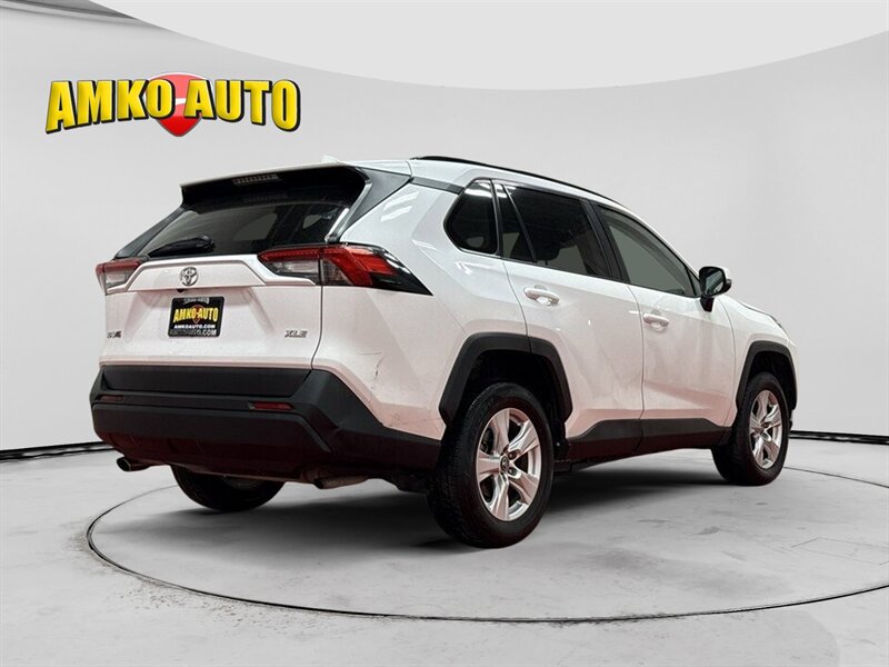 2020 Toyota RAV4 XLE - Photo 9 - Laurel, MD 20724