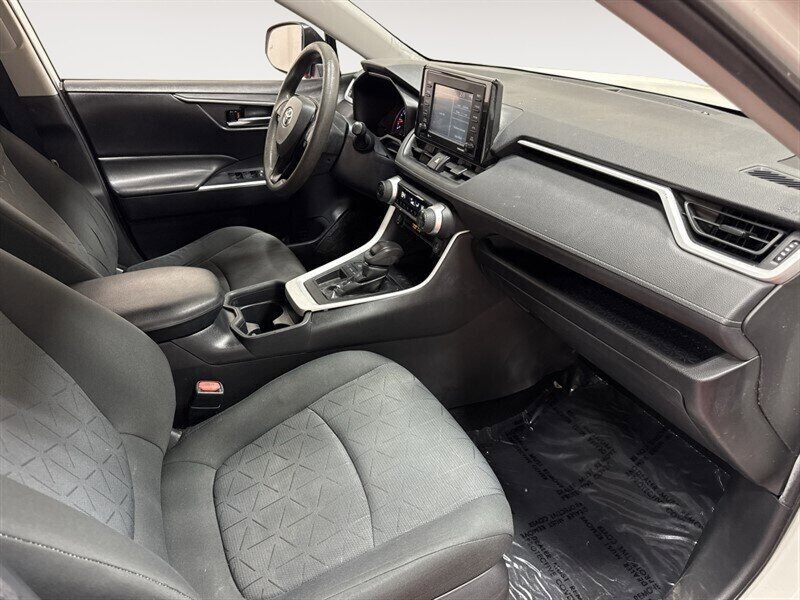 2020 Toyota RAV4 XLE - Photo 22 - Laurel, MD 20724