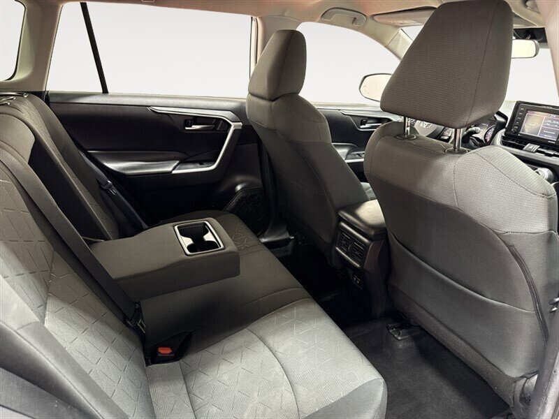 2020 Toyota RAV4 XLE - Photo 20 - Laurel, MD 20724