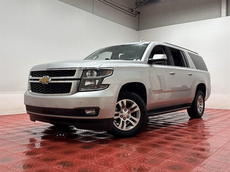 Silver Ice Metallic 2020 Chevrolet Suburban 1500 LT RWD SUV / Crossover 4X2 Automatic