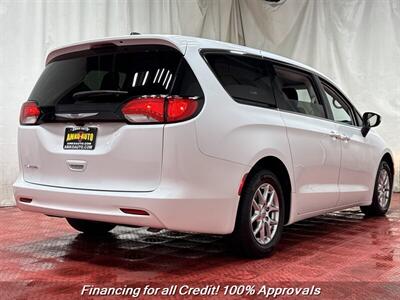 2023 Chrysler Voyager LX   - Photo 15 - Temple Hills, MD 20748