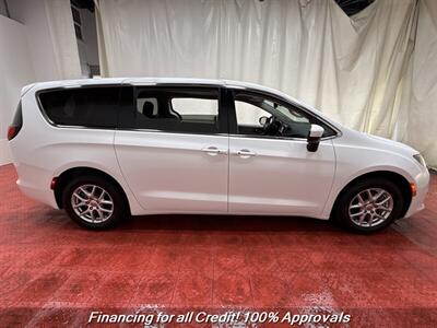 2023 Chrysler Voyager LX   - Photo 12 - Temple Hills, MD 20748