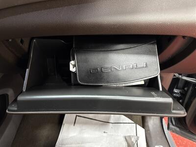 2018 GMC Yukon Denali   - Photo 40 - Temple Hills, MD 20748