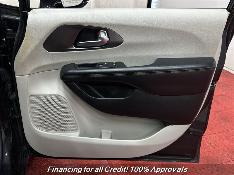 2020 Chrysler Pacifica Touring - Photo 23 - Temple Hills, MD 20748