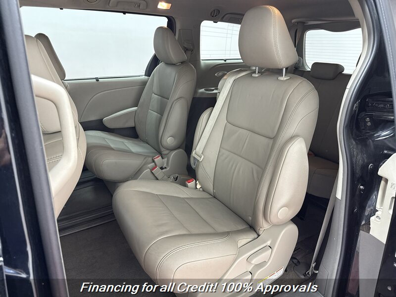 2015 Toyota Sienna XLE 8-Passenger - Photo 13 - Temple Hills, MD 20748