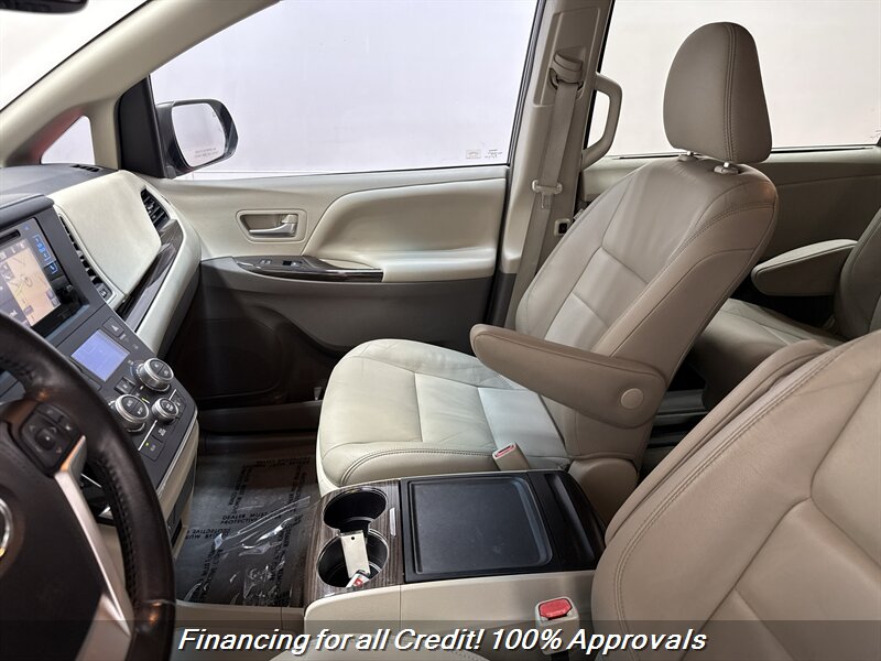 2015 Toyota Sienna XLE 8-Passenger - Photo 11 - Temple Hills, MD 20748