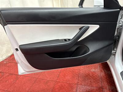 2020 Tesla Model 3 Long Range   - Photo 16 - Temple Hills, MD 20748