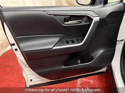 2021 Toyota RAV4 XLE   - Photo 16 - Temple Hills, MD 20748