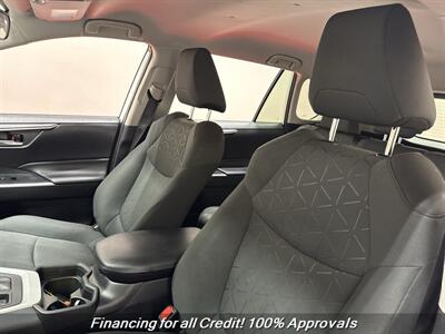 2021 Toyota RAV4 XLE   - Photo 19 - Temple Hills, MD 20748