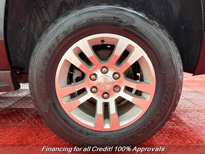 2017 Chevrolet Suburban LT   - Photo 8 - Temple Hills, MD 20748