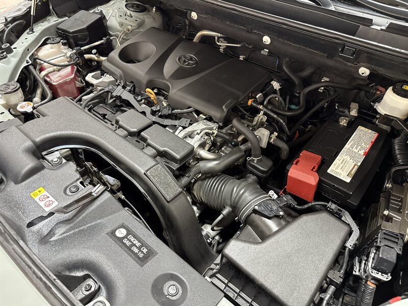 2021 Toyota RAV4 XLE - Photo 40 - Temple Hills, MD 20748