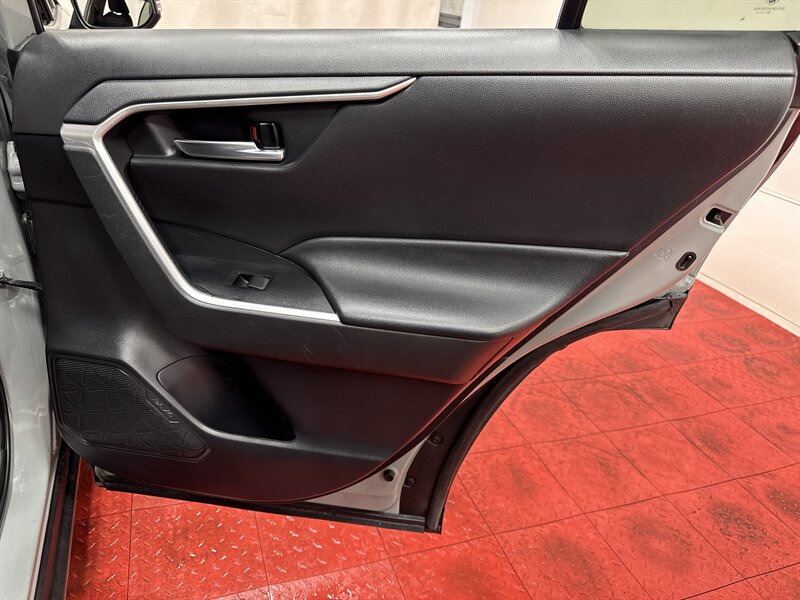 2021 Toyota RAV4 XLE - Photo 23 - Temple Hills, MD 20748