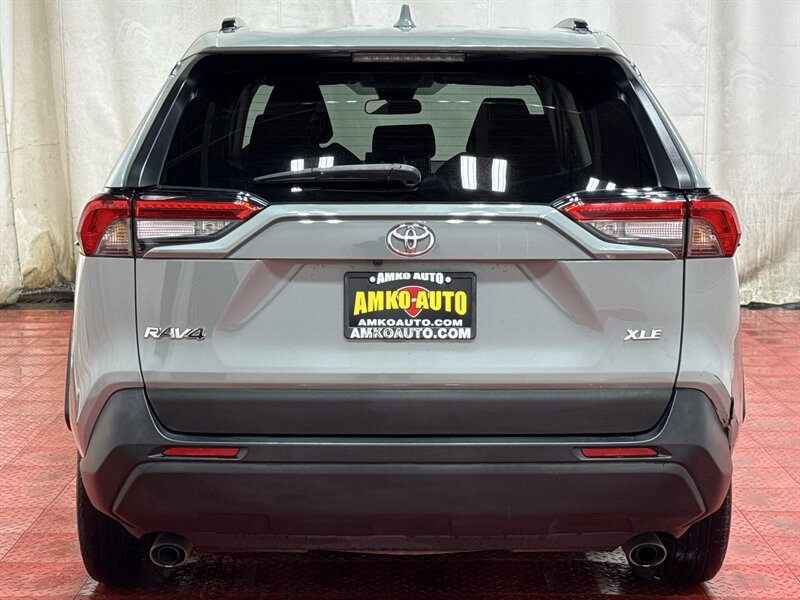 2021 Toyota RAV4 XLE - Photo 10 - Temple Hills, MD 20748