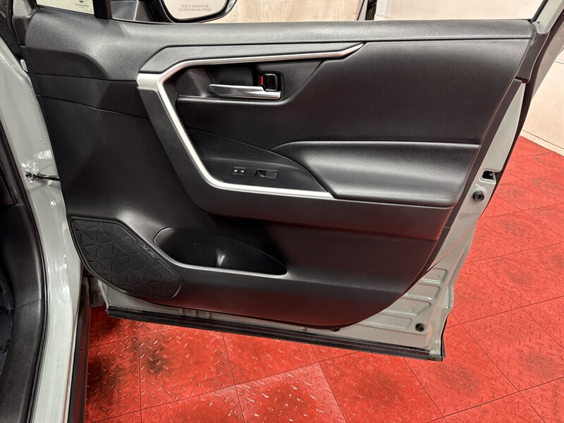 2021 Toyota RAV4 XLE - Photo 26 - Temple Hills, MD 20748