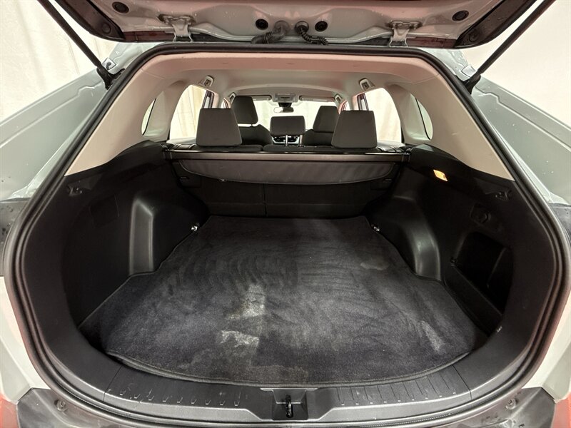 2021 Toyota RAV4 XLE - Photo 22 - Temple Hills, MD 20748