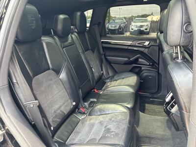 2017 Porsche Cayenne Platinum Edition   - Photo 39 - Laurel, MD 20724