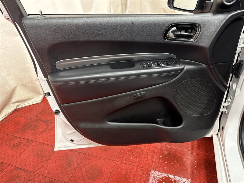 2020 Dodge Durango R/T - Photo 16 - Temple Hills, MD 20748