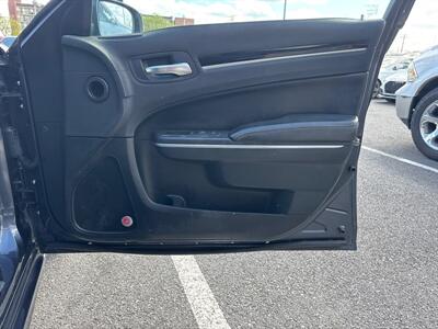 2017 Chrysler 300 Series S   - Photo 22 - Laurel, MD 20724