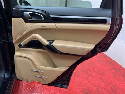 2016 Porsche Cayenne S E-Hybrid   - Photo 28 - Laurel, MD 20724