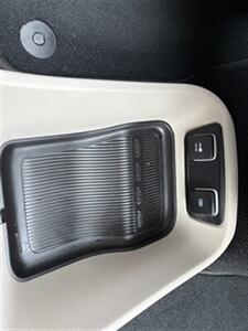 2017 Chrysler Pacifica Hybrid Premium   - Photo 41 - Laurel, MD 20724