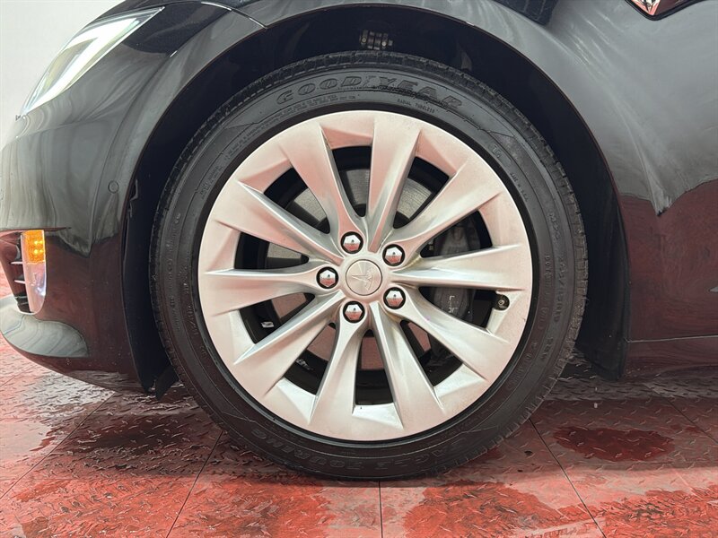 2017 Tesla Model S 75D - Photo 5 - Temple Hills, MD 20748