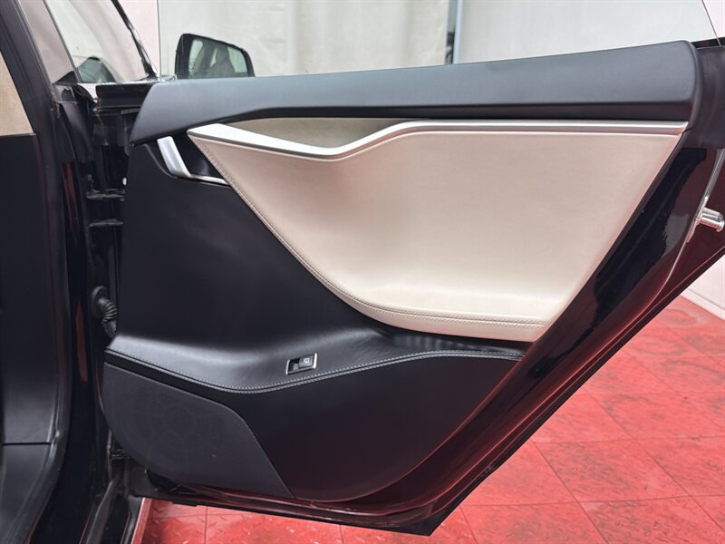 2017 Tesla Model S 75D - Photo 24 - Temple Hills, MD 20748