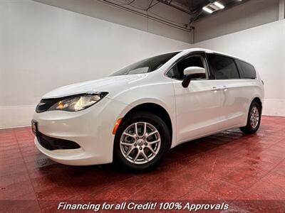 2023 Chrysler Voyager LX   - Photo 2 - Temple Hills, MD 20748