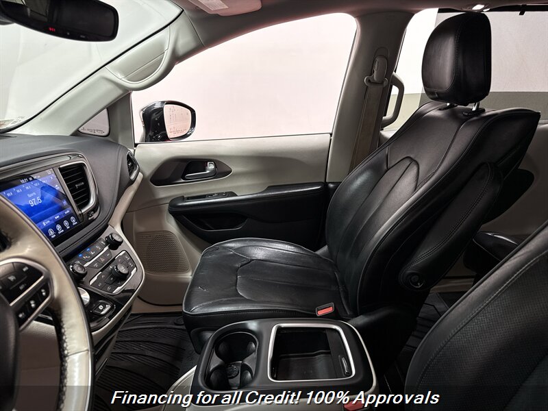 2017 Chrysler Pacifica Limited - Photo 12 - Temple Hills, MD 20748