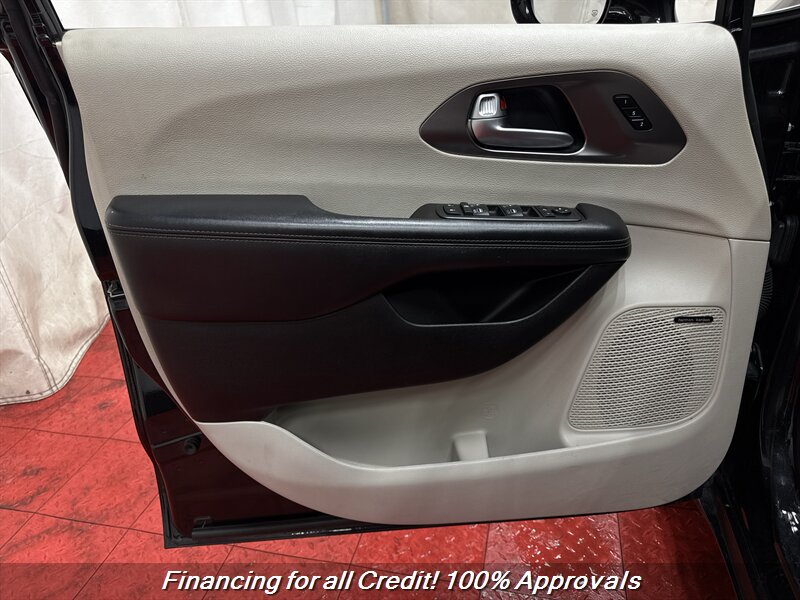 2017 Chrysler Pacifica Limited - Photo 10 - Temple Hills, MD 20748