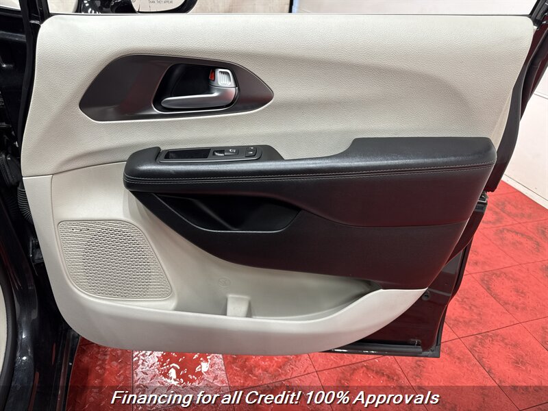 2017 Chrysler Pacifica Limited - Photo 21 - Temple Hills, MD 20748