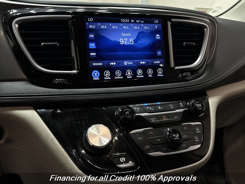 2017 Chrysler Pacifica Limited - Photo 25 - Temple Hills, MD 20748