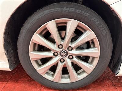 2020 Toyota Camry LE   - Photo 10 - Temple Hills, MD 20748