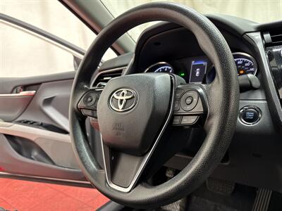 2020 Toyota Camry LE   - Photo 33 - Temple Hills, MD 20748