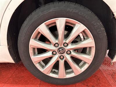 2020 Toyota Camry LE   - Photo 8 - Temple Hills, MD 20748