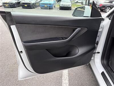 2022 Tesla Model Y Long Range   - Photo 21 - Temple Hills, MD 20748