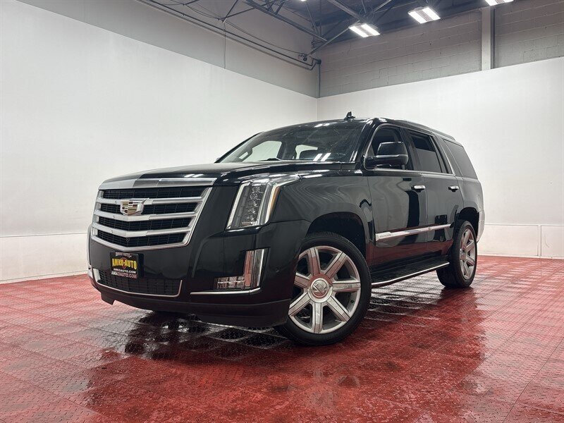 2018 Cadillac Escalade Luxury  