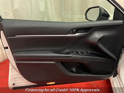 2018 Toyota Camry LE   - Photo 16 - Temple Hills, MD 20748