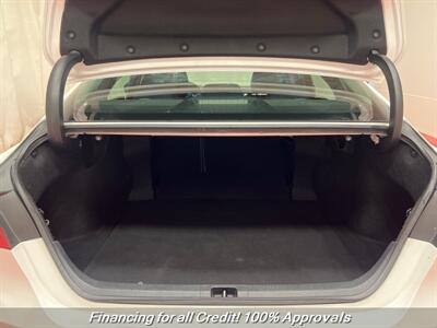 2018 Toyota Camry LE   - Photo 20 - Temple Hills, MD 20748