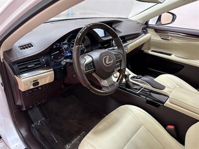 2018 Lexus ES   - Photo 17 - Temple Hills, MD 20748