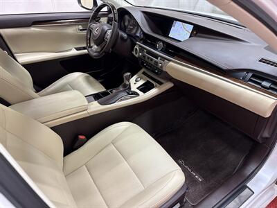 2018 Lexus ES   - Photo 30 - Temple Hills, MD 20748