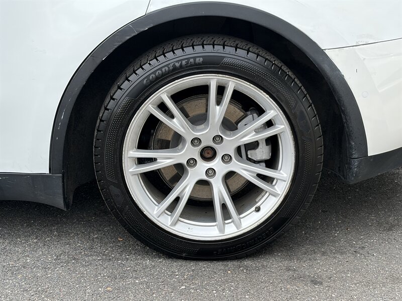 2022 Tesla Model Y Long Range - Photo 11 - Temple Hills, MD 20748